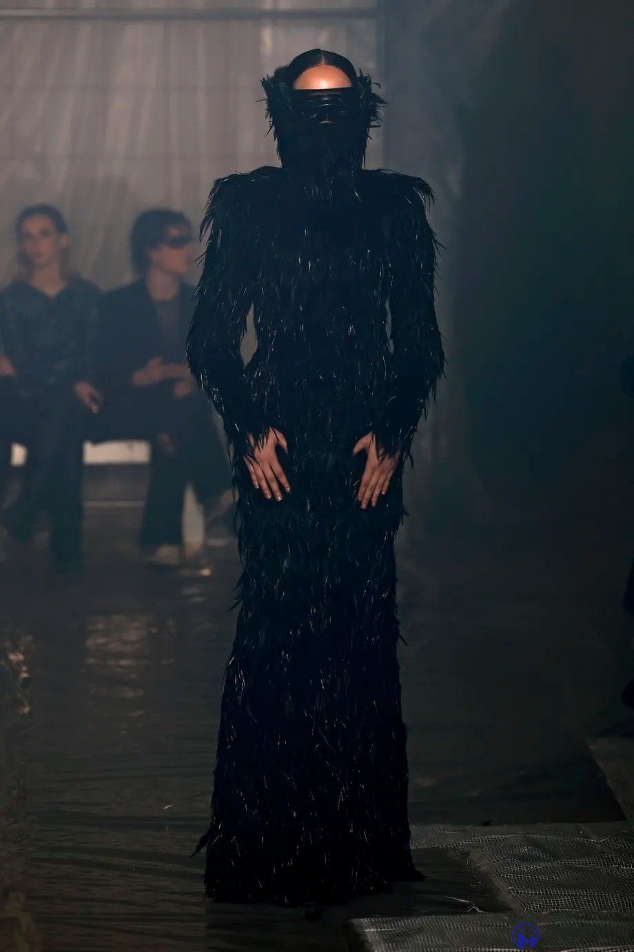 《暗黑破坏神4》主题服装亮相米兰时装周 这服装很地狱_图片